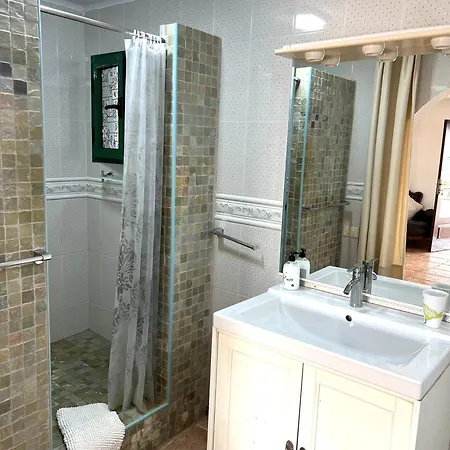 Casa Tara - 5 Bedroom, 4 Bathroom With Private Pool