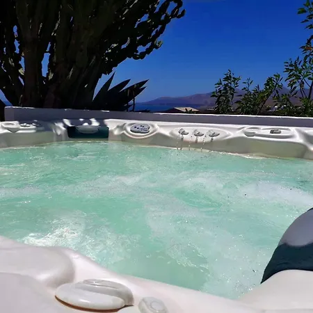 Willa Casa Tara - 5 Bedroom, 4 Bathroom With Private Pool